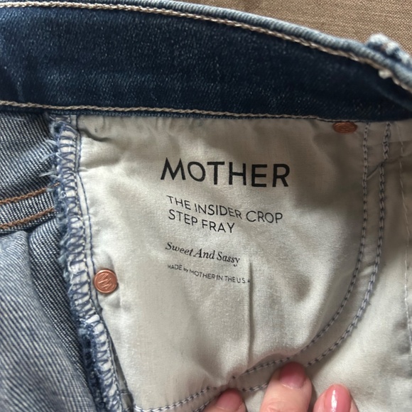 MOTHER Jeans- The Insider Crop Step Fray size 27 - Picture 4 of 6
